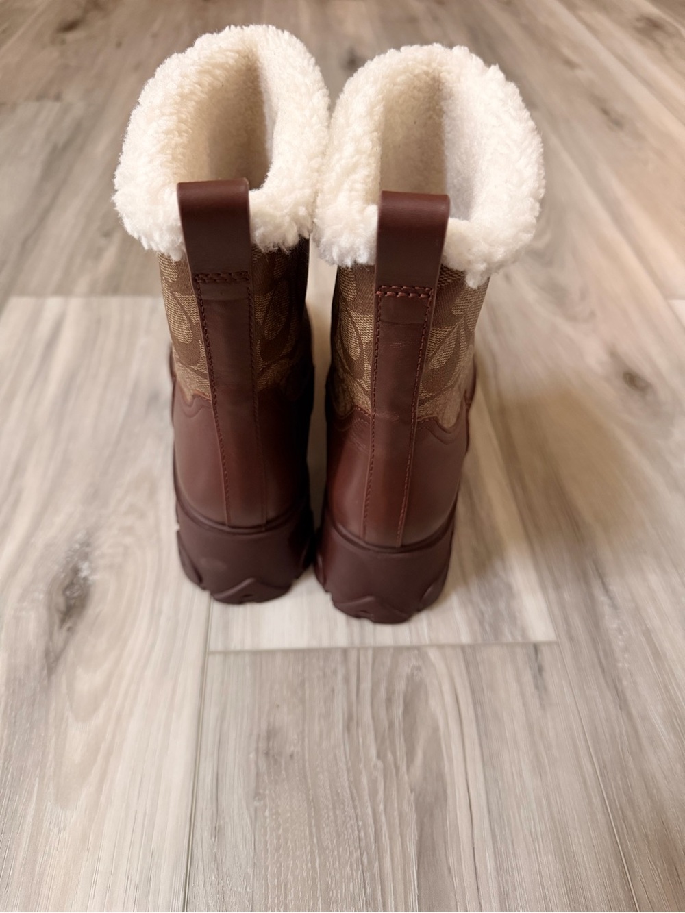 Coach Raina CC764 Signature Jacquard Shearling Lug Boots Walnut Brown 7.5B - Picture 4 of 10